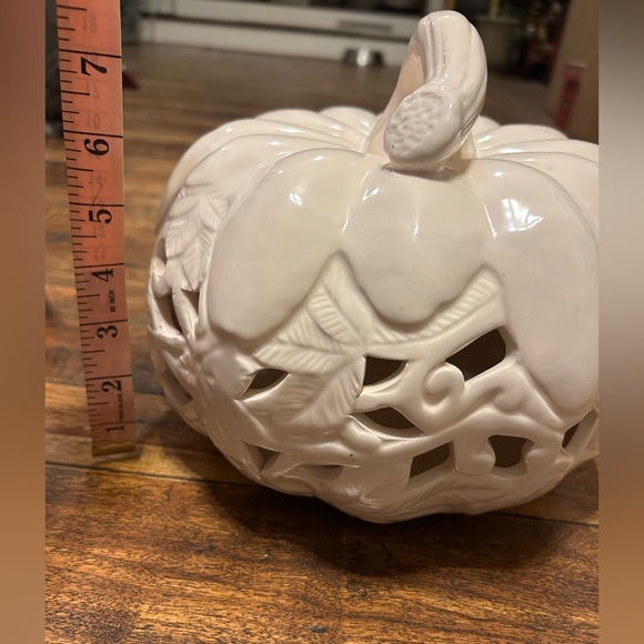 VTG Ceramic White Glazed Pumpkin. - Picture 8 of 8